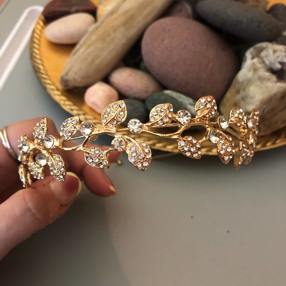 Boutique  gold leaf and floral crystal headband - Picture 6 of 6